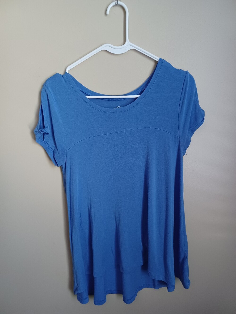 Women's Size Medium SO Blue Lightweight Short Sleeve Top Summer Clothes